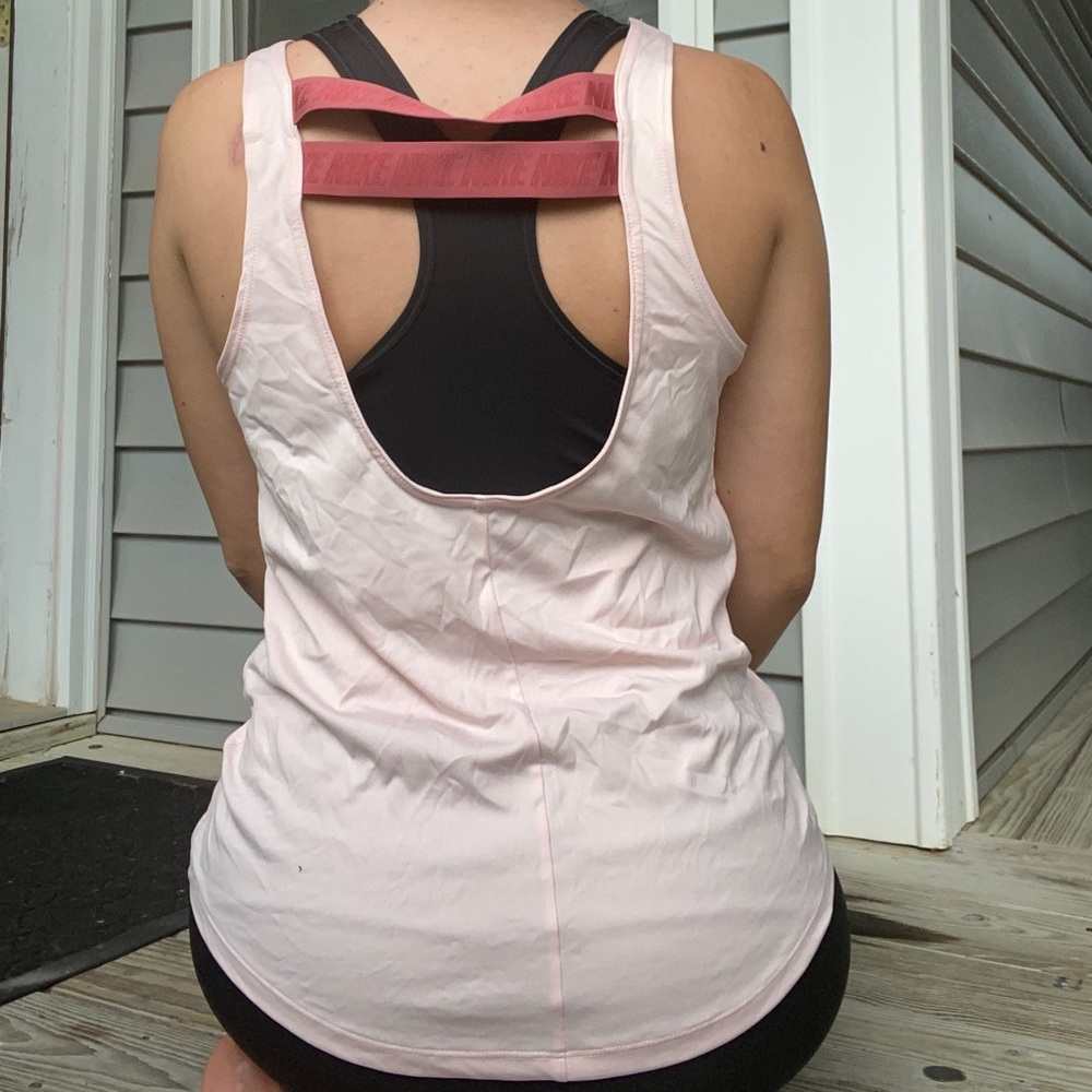 nike workout top